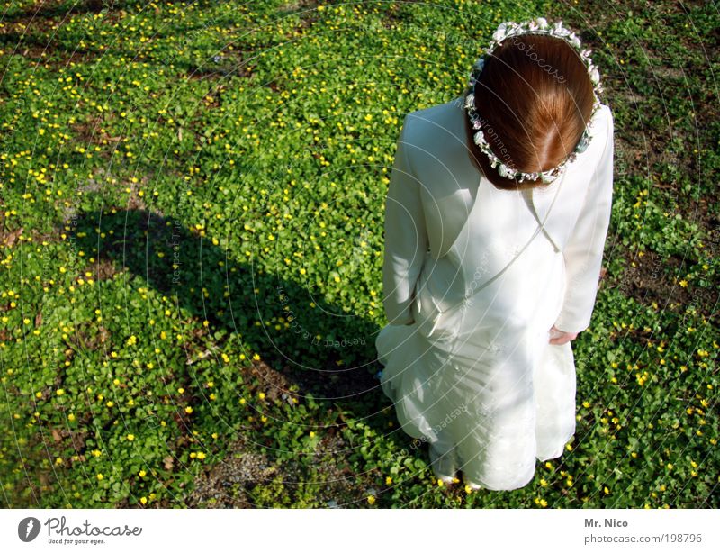 Cheer up! Feminine Girl Youth (Young adults) Dress Red-haired Dream Sadness White Joie de vivre (Vitality) Anticipation Concern Fear Nerviness Shadow