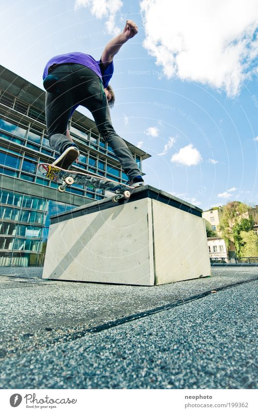 FS Noseslide-o-rama Lifestyle Elegant Style Joy Playing Sports Human being Masculine Young man Youth (Young adults) 1 Germany Port City Bank building Esthetic