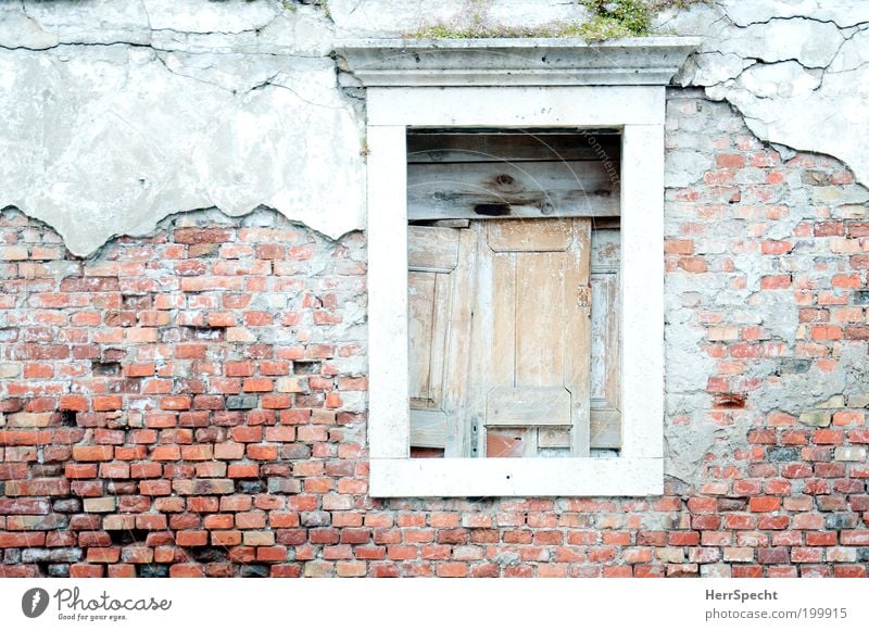 No good prospects Old town Deserted House (Residential Structure) Manmade structures Building Facade Window Brick red Stone Wood Gray Red Sadness Derelict Past