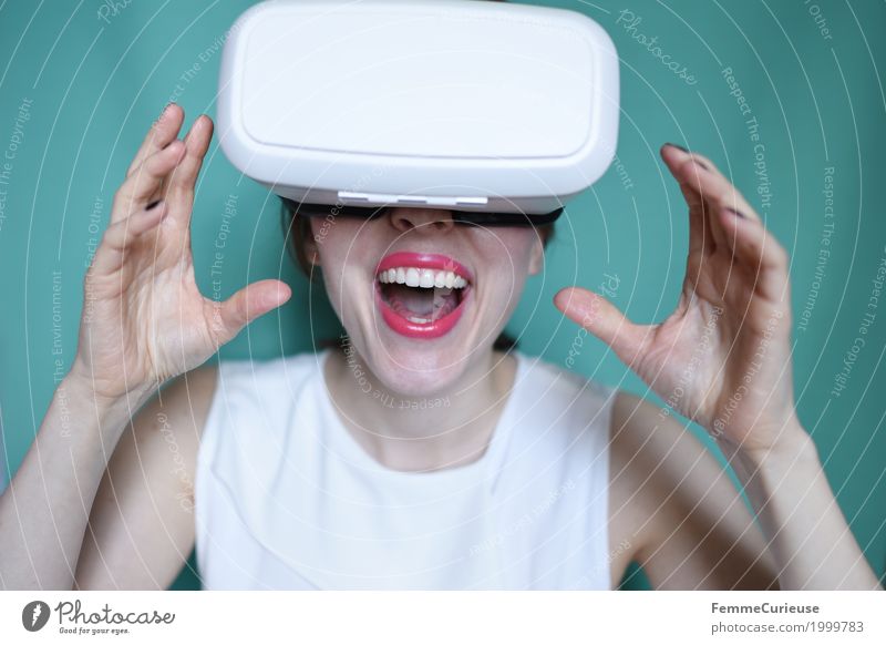 Virtual Reality (11) Feminine Young woman Youth (Young adults) Woman Adults Human being 18 - 30 years Experience Technology Cyberspace New Media Really