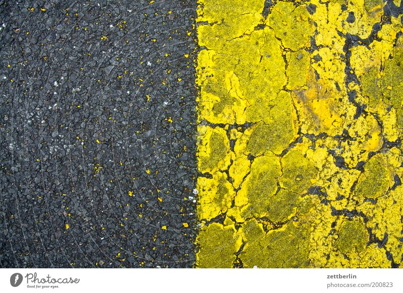 grey-yellow/yellow-grey Trajectory Airfield Runway Field Colour Dye Signs and labeling Lane markings Structures and shapes Remainder Diffuse Fine particles