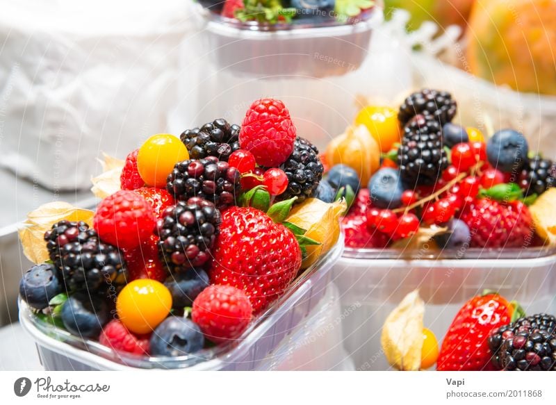 Fresh berries Food Fruit Dessert Nutrition Breakfast Lunch Organic produce Vegetarian diet Diet Summer Beach bar Nature Package Bowl Box Container Shopping