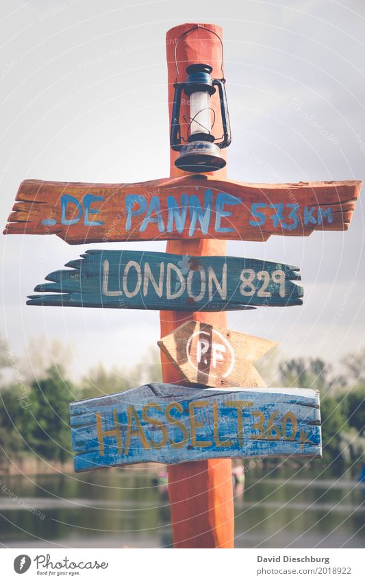 signpost Vacation & Travel Trip Sightseeing City trip Beautiful weather Sign Characters Digits and numbers Signs and labeling Wanderlust Road marking London