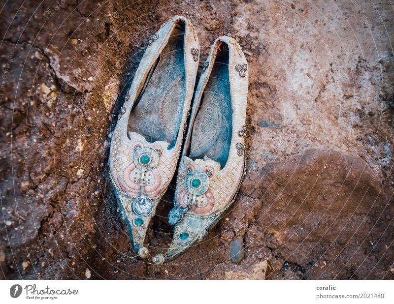 Little Muck Footwear Old Historic Morocco Slippers Ballerina Shuffle Near and Middle East Oriental Bazaar Desert Islam Arabia Second-hand Forget Ornate Ancient