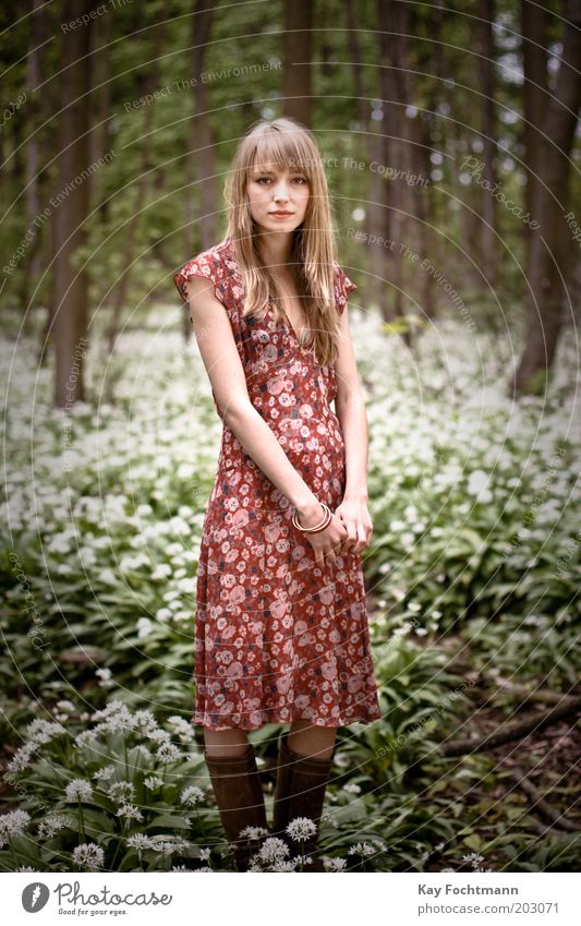 A lady stands in the woods... ;) Elegant Style Beautiful Contentment Relaxation Calm Human being Feminine Young woman Youth (Young adults) Life 1 18 - 30 years