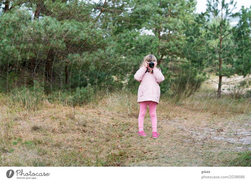 Pretty in pink. Leisure and hobbies Human being Feminine Child Toddler Girl Infancy 1 3 - 8 years Take a photo Photography Stand Green Pink Enthusiasm Curiosity
