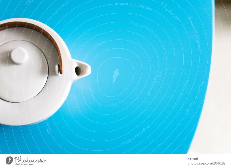 https://www.photocase.com/photos/204628-tea-pot-beverage-hot-drink-tea-pot-teapot-jug-table-photocase-stock-photo-large.jpeg