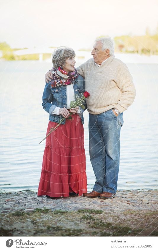 Portrait Of Romantic Senior Couple Lifestyle Feasts & Celebrations Valentine's Day Human being Masculine Feminine Female senior Woman Male senior Man