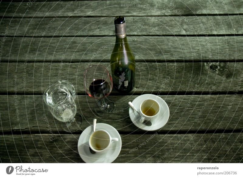 Picnic urban To have a coffee Beverage Alcoholic drinks Wine Cup Glass Lifestyle Night life Going out Feasts & Celebrations Drinking Wood Gray 2 Difference