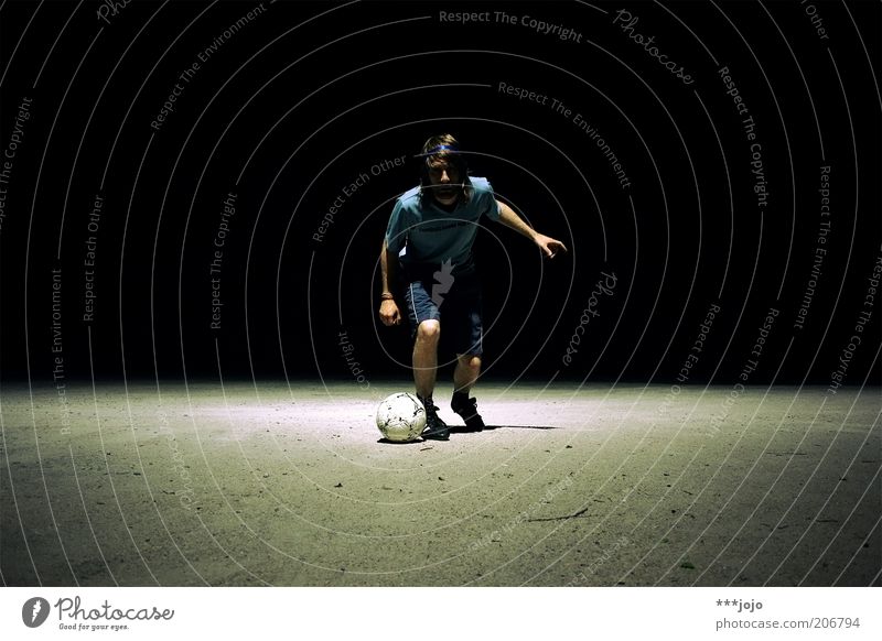 andrés. Sports Sportsperson Soccer Foot ball Sporting event Playing Colour photo Exterior shot Copy Space left Copy Space right Copy Space top