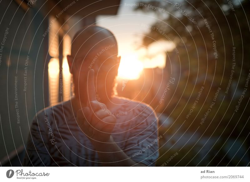 Sun deck IV Human being Masculine Man Adults Head Fingers 1 30 - 45 years Environment Sky Horizon Sunrise Sunset Sunlight Summer Town