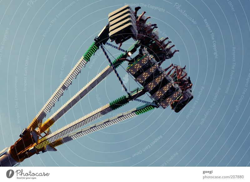 human-eating plans Machinery Human being Legs Group Sky Theme-park rides Metal Rotate Relaxation Driving To hold on Hang Crazy Speed Enthusiasm Nerviness