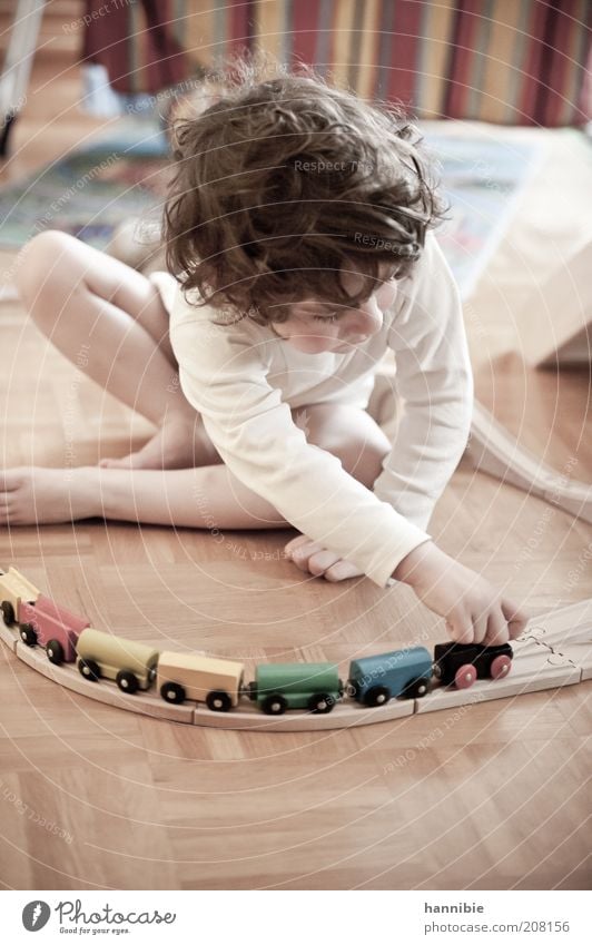 tuut tuut... Playing Model railroad Children's game Boy (child) Infancy 1 Human being 3 - 8 years wooden railway Wooden toy Curl White Parquet floor