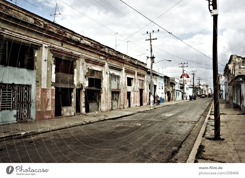 trinidad street Cuba Havana Trinidade Empty Expressionless Deserted Loneliness Gloomy Multicoloured Extinct Street El Malecón Caribbean Sea Communism Town Ruin