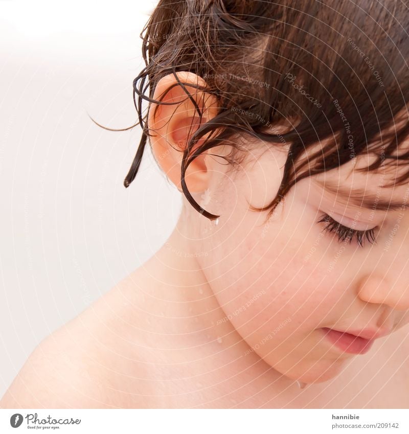 purity Personal hygiene Hair and hairstyles Swimming & Bathing Human being Child Boy (child) Infancy Ear 1 3 - 8 years Naked Wet Clean Pink White Contentment