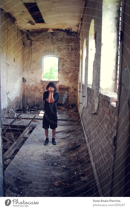 loneliness in küstrin. House (Residential Structure) Masculine 1 Human being 18 - 30 years Youth (Young adults) Adults Ruin Wall (barrier) Wall (building)