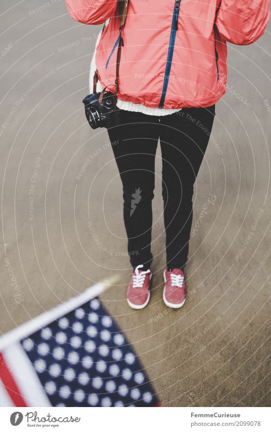 Roadtrip West Coast USA (122) Feminine Young woman Youth (Young adults) Woman Adults Human being 18 - 30 years 30 - 45 years Adventure Flag Rain jacket