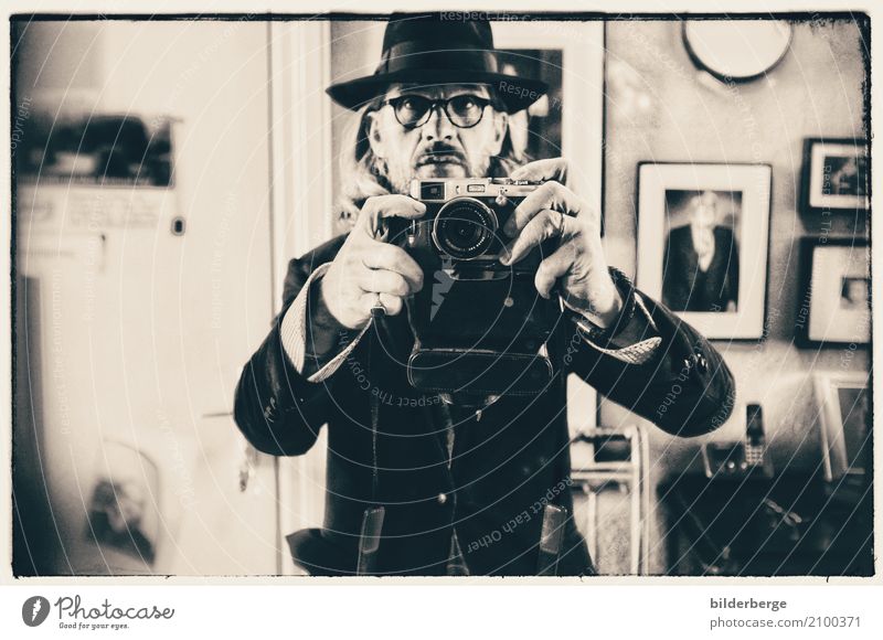 photographer Take a photo Masculine Artist Photography Camera Cool (slang) Selfie Leica Photographic studio Black & white photo