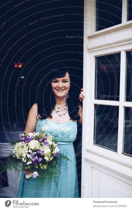 Love is in the air (49) Feminine Woman Adults 1 Human being 18 - 30 years Youth (Young adults) 30 - 45 years Happy Bride Wedding dress Bouquet Blue Sequin