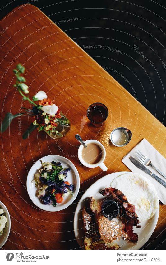 Roadtrip West Coast USA (208) Food Nutrition To enjoy Café Sidewalk café Restaurant Table decoration Coffee Vegetable Fried egg sunny-side up French toast Toast