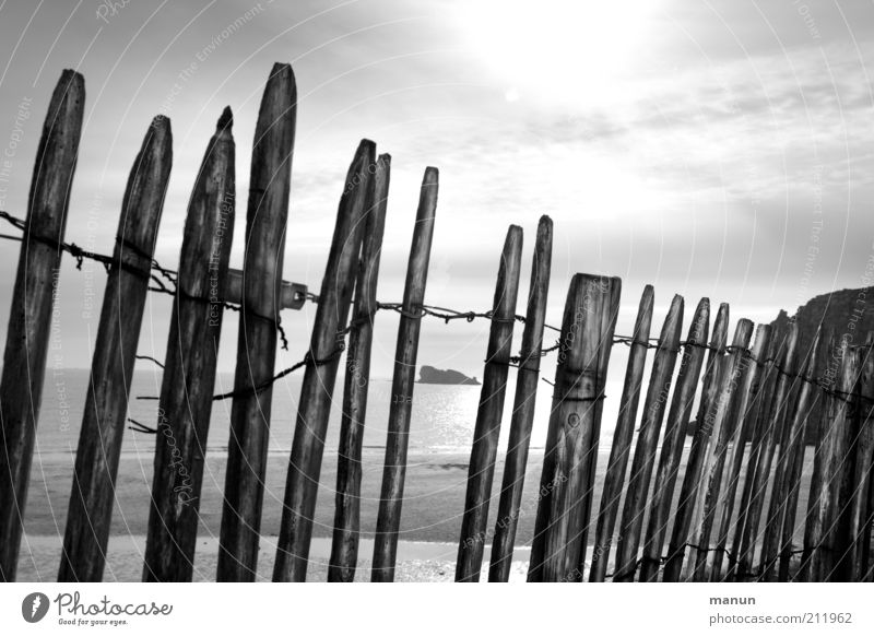 barrier Vacation & Travel Tourism Trip Far-off places Freedom Environment Nature Landscape Elements Coast Bay Reef Ocean Gap in the fence Barrier Fence Pole