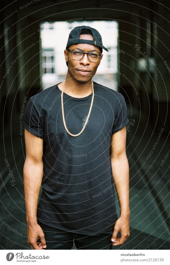 Portrait of attractive African-American young man with gold chain portrait African ethnicity Cool (slang) Lifestyle Style Body Athletic Fitness Event Career