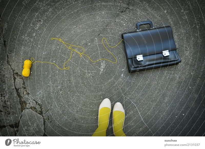 loss of wool File case Work and employment Lunch hour Street Stand Woman feminine Legs Feet Stockings Footwear Wool Ball of wool thread Strange Yellow Accident