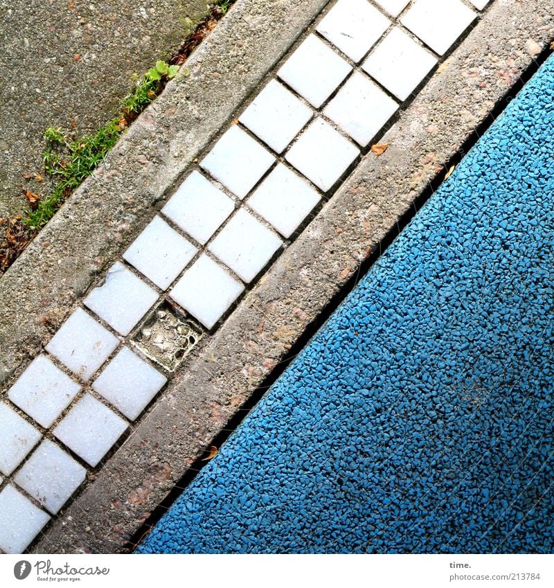 memento Street Stone Concrete Exceptional Sharp-edged Broken Small Modern Blue Gray Colour Mosaic Floor covering Pavement Coating Dye Parallel Diagonal Weed