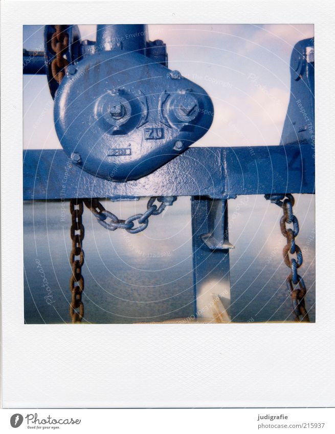 South Pacific Machinery Gear unit Chain Technology Environment Water Lake Metal Sign Characters Blue Calm Stagnating Surrealism Colour photo Exterior shot