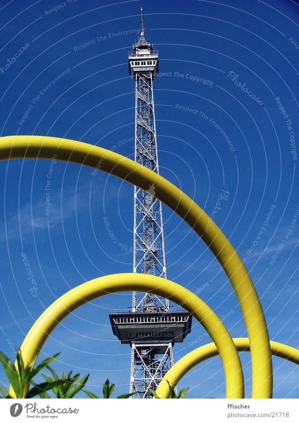 radio tower Transmitting station Charlottenburg-Wilmersdorf Yellow Physics Summer Radio (broadcasting) Television Architecture Berlin Trade fair Blue Sky Snail