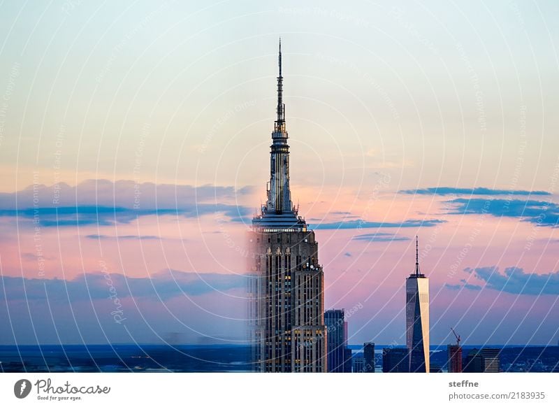 The Empire Strikes Back|04 New York City Tourist Attraction Landmark Empire State building Skyline Manhattan Sunset Dusk