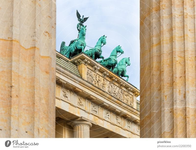 Brandenburg Gate Vacation & Travel Tourism Freedom Sightseeing City trip Berlin Downtown Berlin Germany Europe Town Capital city Manmade structures Architecture