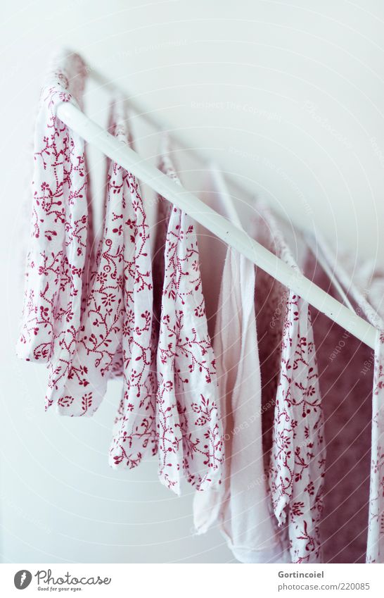 Wash and Go Cloth Fresh Clean Red White Laundry Clothesline Bedclothes Laundered Dry Pattern Cloth pattern Cotheshorse Colour photo Subdued colour Interior shot