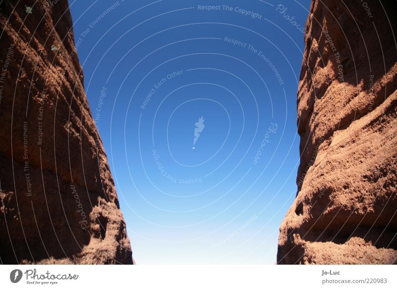 Moonrise in Valley Nature Landscape Elements Sky Cloudless sky Sunlight Beautiful weather Drought Rock Mountain Canyon Valley of the Winds Australia Deserted