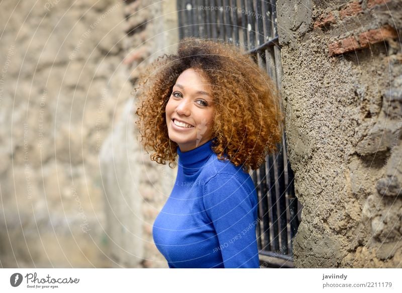 African American woman smiling with afro hairstyle Lifestyle Elegant Style Beautiful Hair and hairstyles Face Human being Young woman Youth (Young adults) Woman