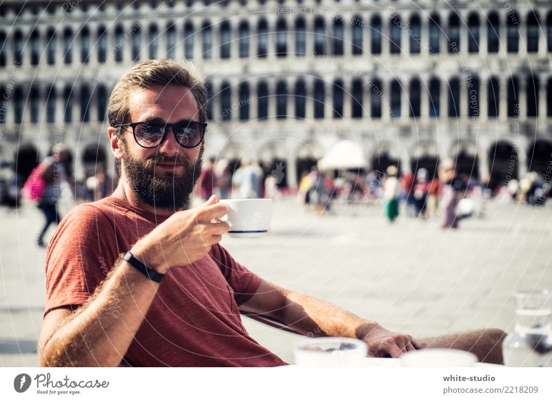 Moments of pleasure! Man Adults Relaxation Town Happy Happiness Contentment Joie de vivre (Vitality) Self-confident Cool (slang) Life Venice St. Marks Square