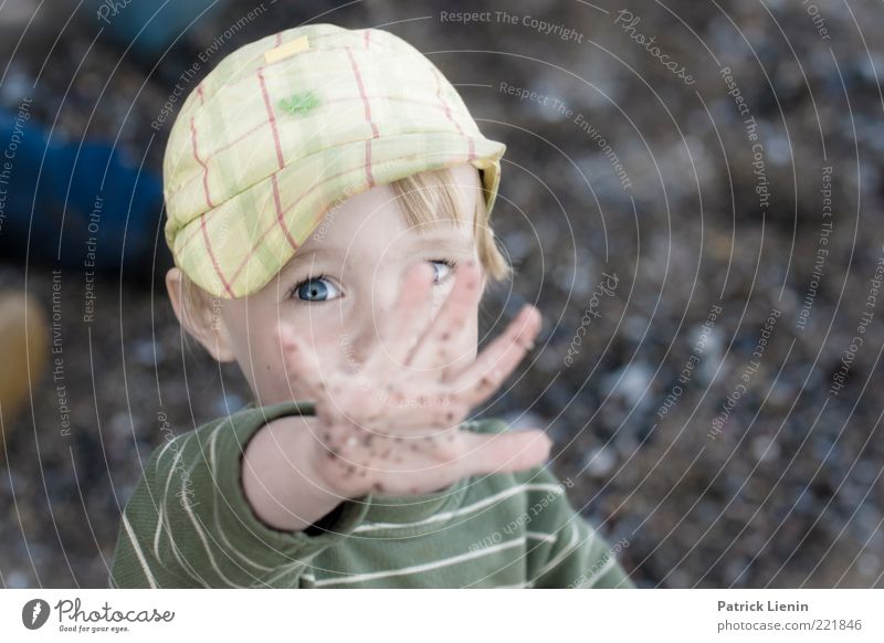 Always those paparazzi. Human being Masculine Child Toddler Boy (child) Head Eyes 1 3 - 8 years Infancy Environment Nature Elements Observe Illuminate Looking