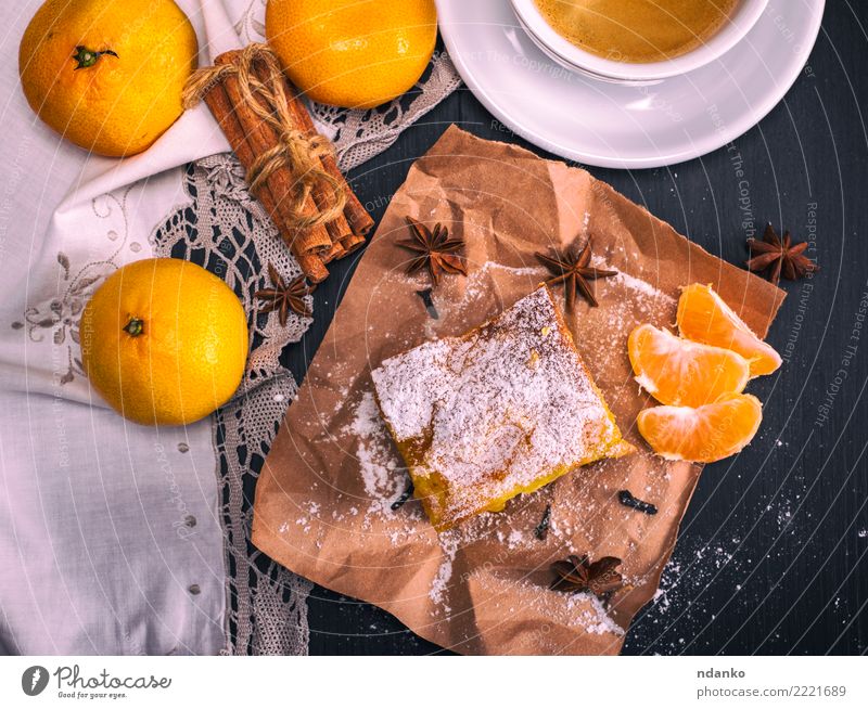 schoolboy lunch box with thermos on wooden background.apple,tangerine, sandwich in lunchbox and water bottle 14208726 Stock Photo at Vecteezy