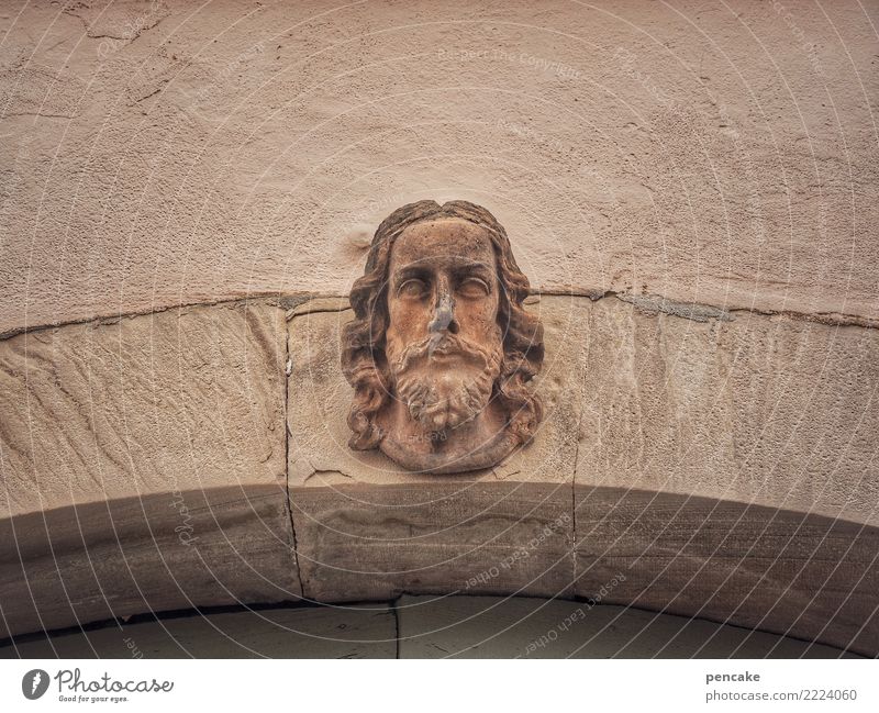 here, up here I am! Man Adults Head Art Work of art Sculpture Architecture Old town Wall (barrier) Wall (building) Facade Tourist Attraction Monument Historic