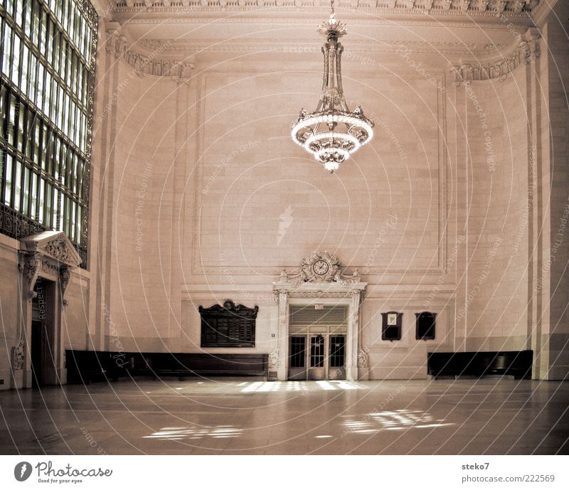 Bus stop shelter Deluxe Door Hall Chandelier Esthetic Large Bright Tall Elegant Nostalgia New York City Classic Waiting area union station Subdued colour