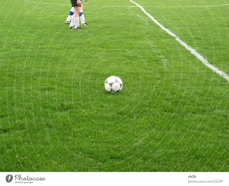 free kick Meadow Playing field Side Grass Linesman Calm Abbreviate Move (board game) Tactics Sports Soccer Ball Lawn Chalk tricots