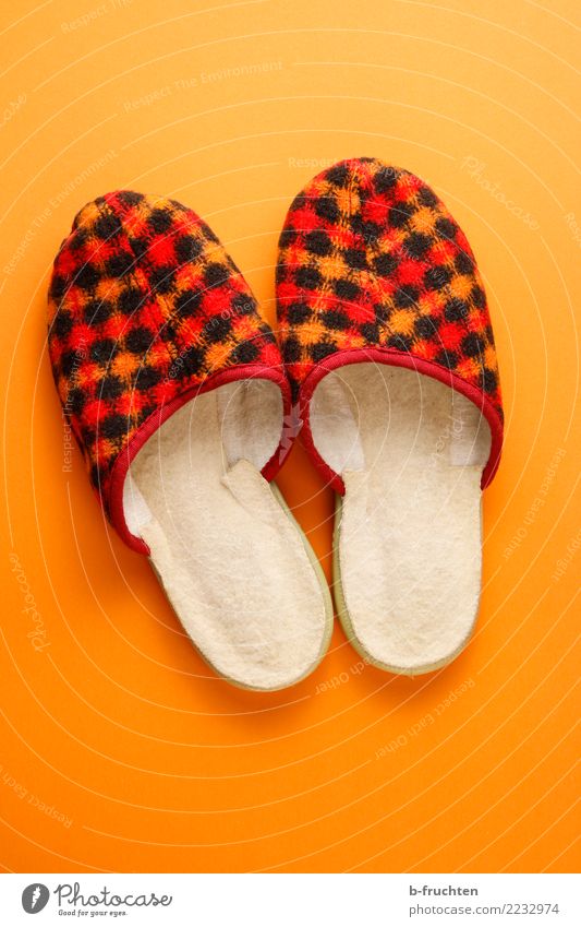 PANTOFFELS Relaxation Child Footwear Utilize Stand Small Orange Red Loneliness Moving (to change residence) Living or residing Slippers Welcome In pairs Feet