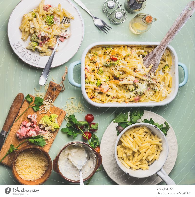 Mittageesn with pasta gratin with Romanesco cabbage and ham Food Vegetable Herbs and spices Nutrition Lunch Dinner Organic produce Plate Bowl Pot Cutlery Style