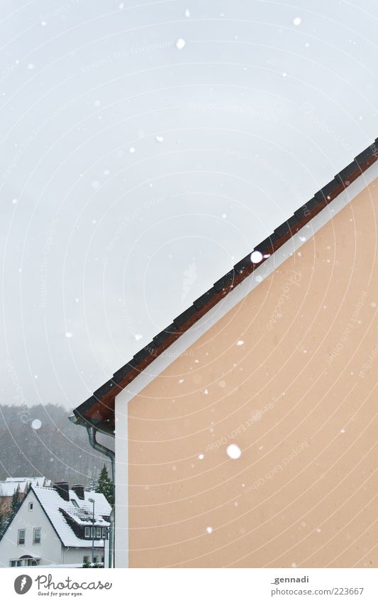 The snow trickles quietly Environment Weather Bad weather Ice Frost Snow Snowfall Small Town House (Residential Structure) Detached house Wall (barrier)
