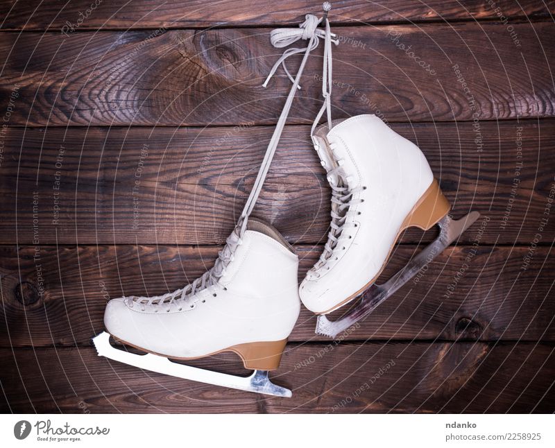 women's white used leather skates Leisure and hobbies Winter Sports Winter sports Leather Footwear Wood Old Hang Retro Brown White skating ice Ice-skates