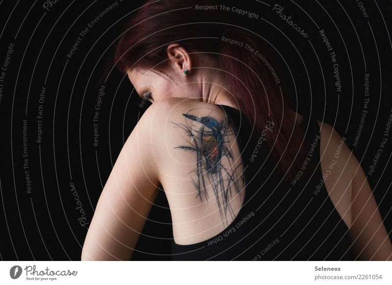 peep Body Hair and hairstyles Skin Human being Feminine Woman Adults Back Shoulder 1 Accessory Jewellery Tattoo Bird Uniqueness Art Colour photo Interior shot