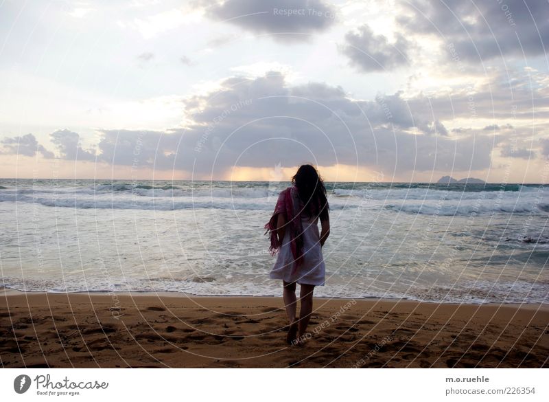 Ophelia Walk on the beach Summer Summer vacation Beach Ocean Waves Human being Feminine Young woman Youth (Young adults) 1 18 - 30 years Adults Sky Horizon