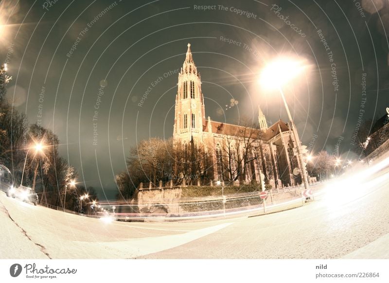 Saint Greiz z'Giasing Munich Town Church Dome Places Tower Manmade structures Building Architecture Facade Road traffic Street Crossroads Lantern Car Energy