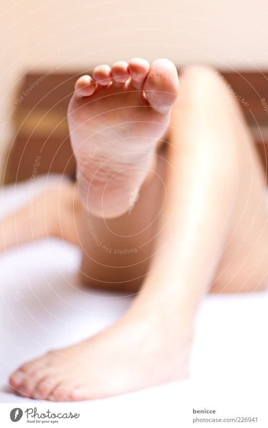 five Woman Human being Lie Bed Feet Legs Relaxation Tread Toes heel Blur Sole of the foot Barefoot Naked flesh Anonymous