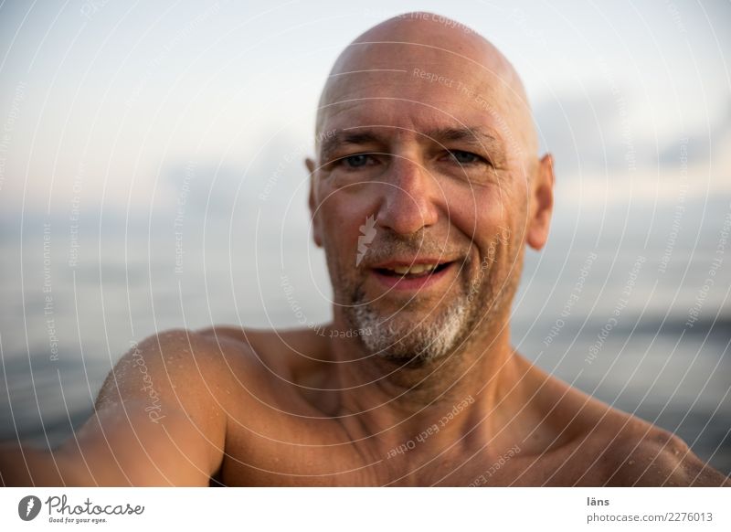topless Vacation & Travel Ocean Waves Human being Masculine Man Adults Life Head 1 45 - 60 years Sky Coast Baltic Sea Observe Listening Smiling Laughter Looking